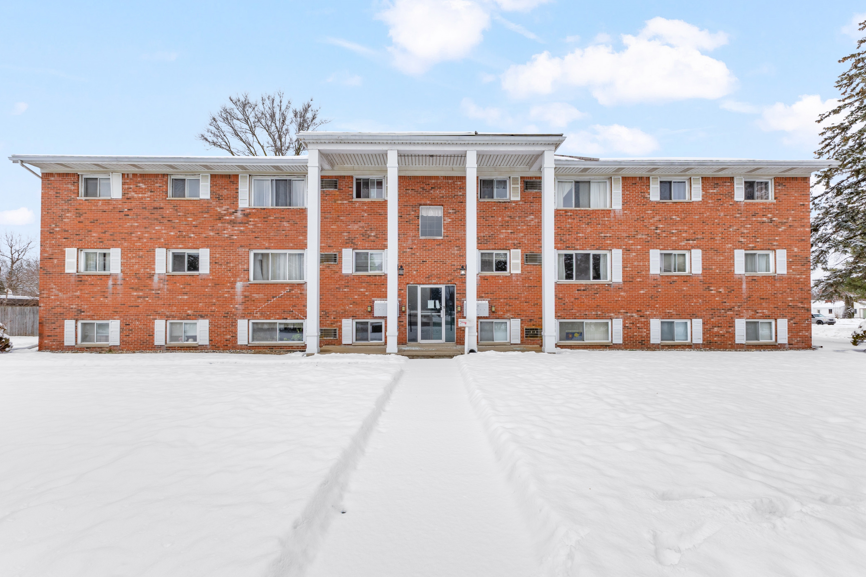 125 East Saginaw Highway - 6