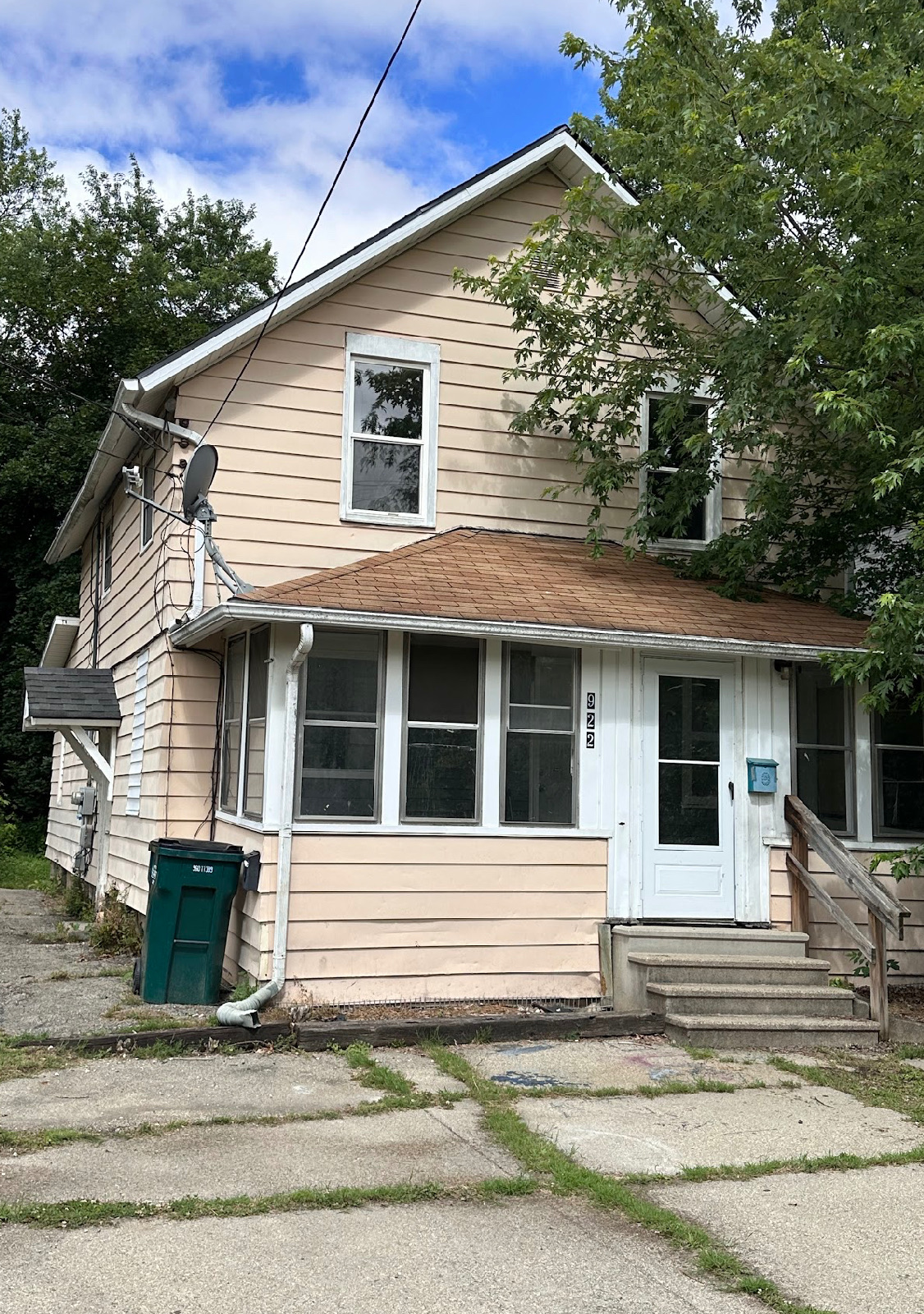 922 Dakin Street - 2